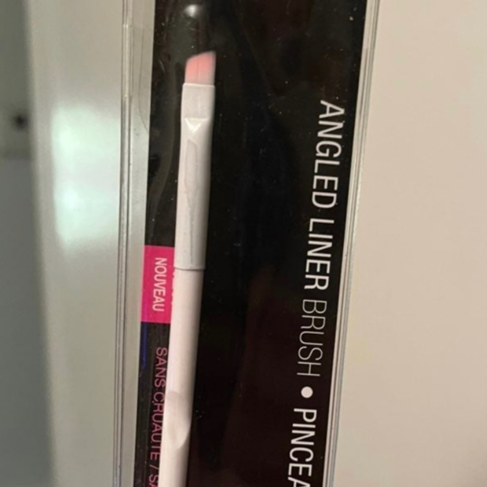 Wet n wild makeup brush